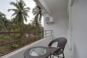 Luxury 2BHK Apartment near Calangute Baga beach with Pool 발코니 또는 테라스