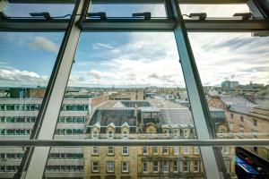 aus einem Fenster mit Stadtblick in der Unterkunft Apex City of Glasgow Hotel in Glasgow