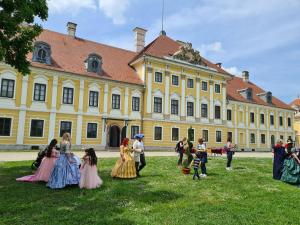 Viesi, kas uzturas naktsmītnē Vila Rosa