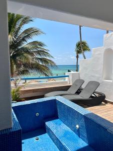 Bassenget på eller i nærheten av Pelicano Inn Playa del Carmen - Beachfront Hotel