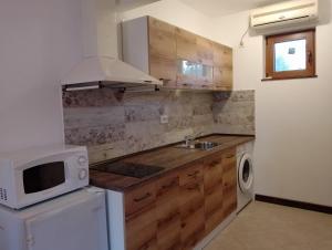 Kuhinja ili čajna kuhinja u objektu Pearl Apartments Sozopol