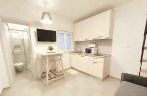 Foto dalla galleria di Studio apartment & room Niko a Spalato (Split)