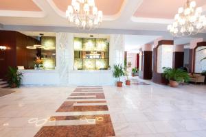 The lobby or reception area at Hotel Ambasador Mamaia