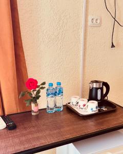 Coffee at tea making facilities sa Green Flower Hotel