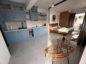 Una cocina o kitchenette en Blue apartment