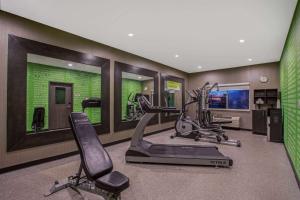 Gimnasio o equipo deportivo en La Quinta by Wyndham Fayetteville