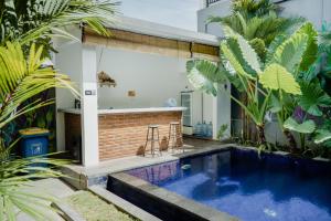 Bassein majutusasutuses Kayuma House Canggu või selle lähedal