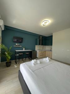 Tempat tidur dalam kamar di Lotus Apartments