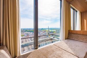 Un balcón o terraza en Candeo Hotels Osaka Hirakata