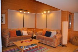 Khu vực ghế ngồi tại Au Pied des Pistes C7, Grimentz - Modern 3 Bedroom Duplex, Sleeps 8