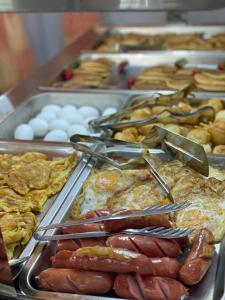 Makanan di atau berdekatan hotel