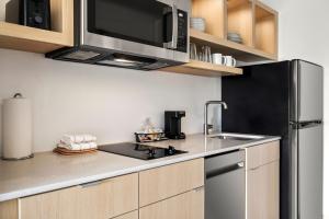 Dapur atau dapur kecil di TownePlace Suites by Marriott Wentzville