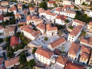 Pogled na destinaciju Dermi ili pogled na grad iz vikendice