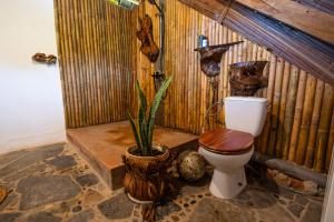 תמונה מהגלריה של Shambala Madagascar: Beachfront Lodge And Adventures בAmbolobozo