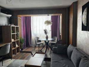 Predel za sedenje v nastanitvi Lovely 2 Rooms apartment in the CENTER of the city