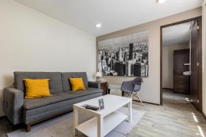 A seating area at OM 686 URBAN LOFTS Narvarte