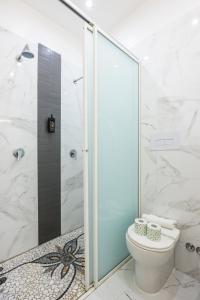 Un baño de Bella Napoli Suites