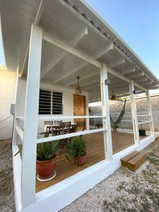 Un balcón o terraza en Cozy home in Curaçao