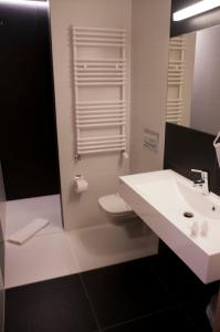 Un baño de Hotel Jakuszyce Sport & Spa