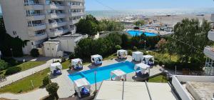 The swimming pool at or close to Hotel Ambasador Mamaia