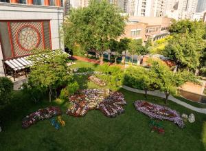 Kebun di luar Shangri-La Xian