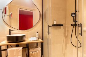 Ванная комната в Aiden by Best Western Paris Roissy CDG