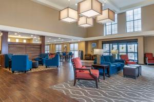 Un lugar para sentarse en Comfort Suites Manheim - Lancaster