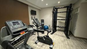 The fitness centre and/or fitness facilities at Golf Royal Hotel