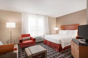 Televisyen dan/atau pusat hiburan di TownePlace Suites by Marriott Springfield