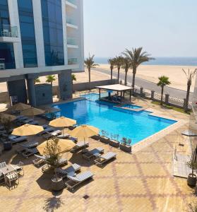 A piscina localizada em Park Regis by Prince Dubai Islands ou nos arredores