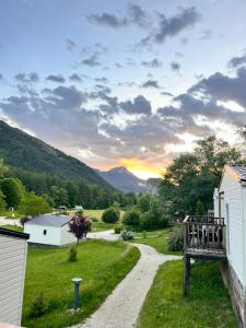 Un paisaje natural cerca del camping