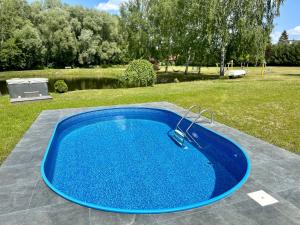 Piscina a Hotel Mazury o a prop