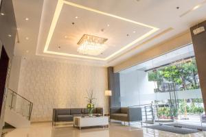 Khu vực ghế ngồi tại Hamersons Hotel Cebu