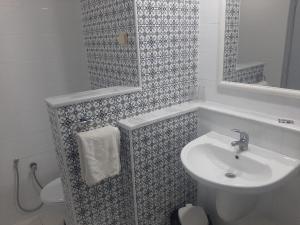 Un baño de Hotel Le Khalife