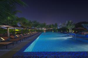 Басейн в The Westin Mumbai Garden City або поблизу