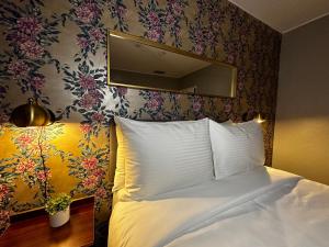 Giường trong phòng chung tại TB Hotel Downtown Miami - Deluxe Room