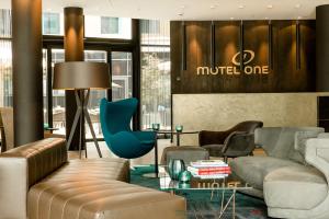 O zonă de relaxare la Motel One München-Parkstadt Schwabing