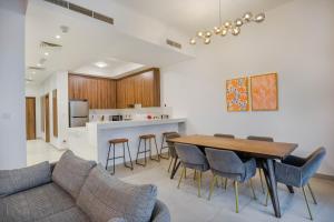 Dapur atau dapur kecil di Modern Spacious 3Br Beach Villa