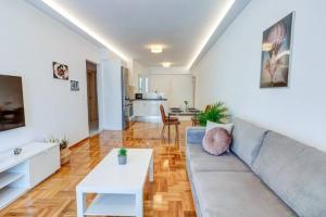 Гостиная зона в Koukaki lux 2BD 1master ap next to Acropolis