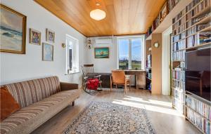 A seating area at Stunning Home In Haderslev With Wifi