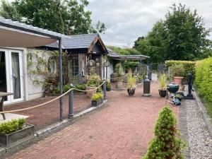 Un jardín fuera de Ballybur Lodge Mews 1