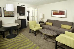 Seating area sa Holiday Inn Wilkes Barre - East Mountain, an IHG Hotel