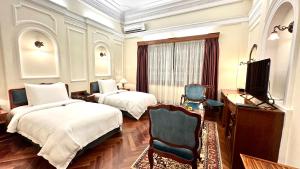 Katil atau katil-katil dalam bilik di Hotel Majestic Saigon