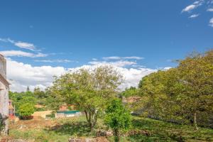 Kebun di luar GuestReady - Sintra Cosy House