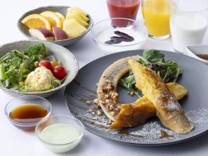 Makanan di atau di tempat lain dekat hotel