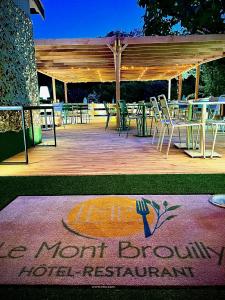 Le Mont Brouilly में खाने के लिए रेस्टोरेंट या कोई दूसरी जगह