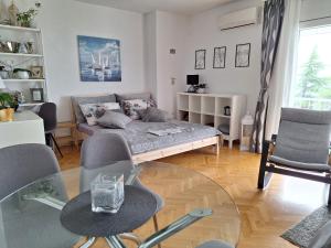 Кът за сядане в Apartments Anita