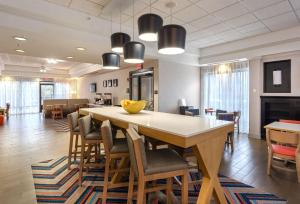 Cuina o zona de cuina de Hampton Inn Buffalo-South/I-90