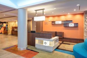 Dapur atau dapur kecil di Fairfield Inn & Suites by Marriott Houston Pasadena