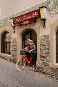 Hostia v ubytovaní AKZENT Hotel Berg's Alte Bauernschänke- Wellness und Wein